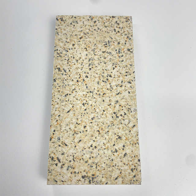 Gach Lat Ngoai Troi Men Su Hien Dai Chong Tron Granite Vang