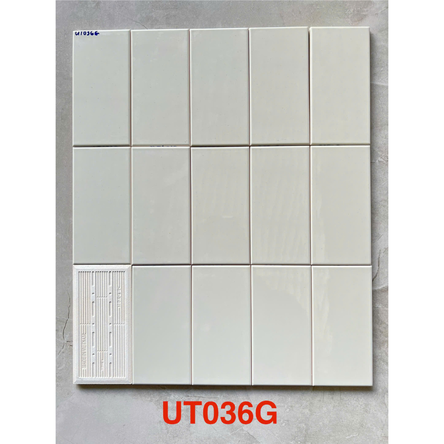 Gạch thẻ Việt Nam KT 75x150mm xám nhạt bòng phẳng loại 1 mã UTO36G