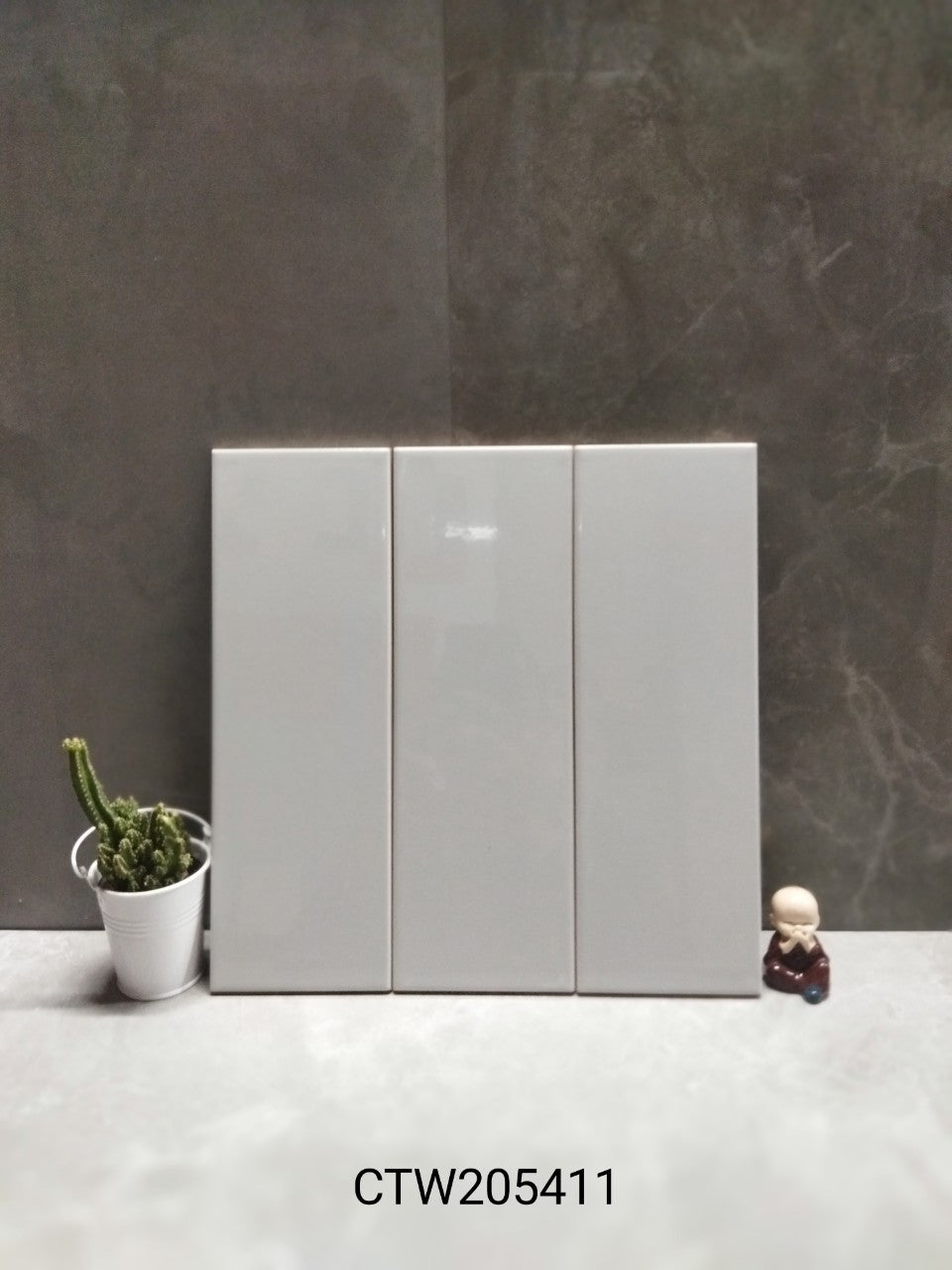 Gạch thẻ VN 100x300mm xám bóng phẳng mã CTWL05412(STA1302)