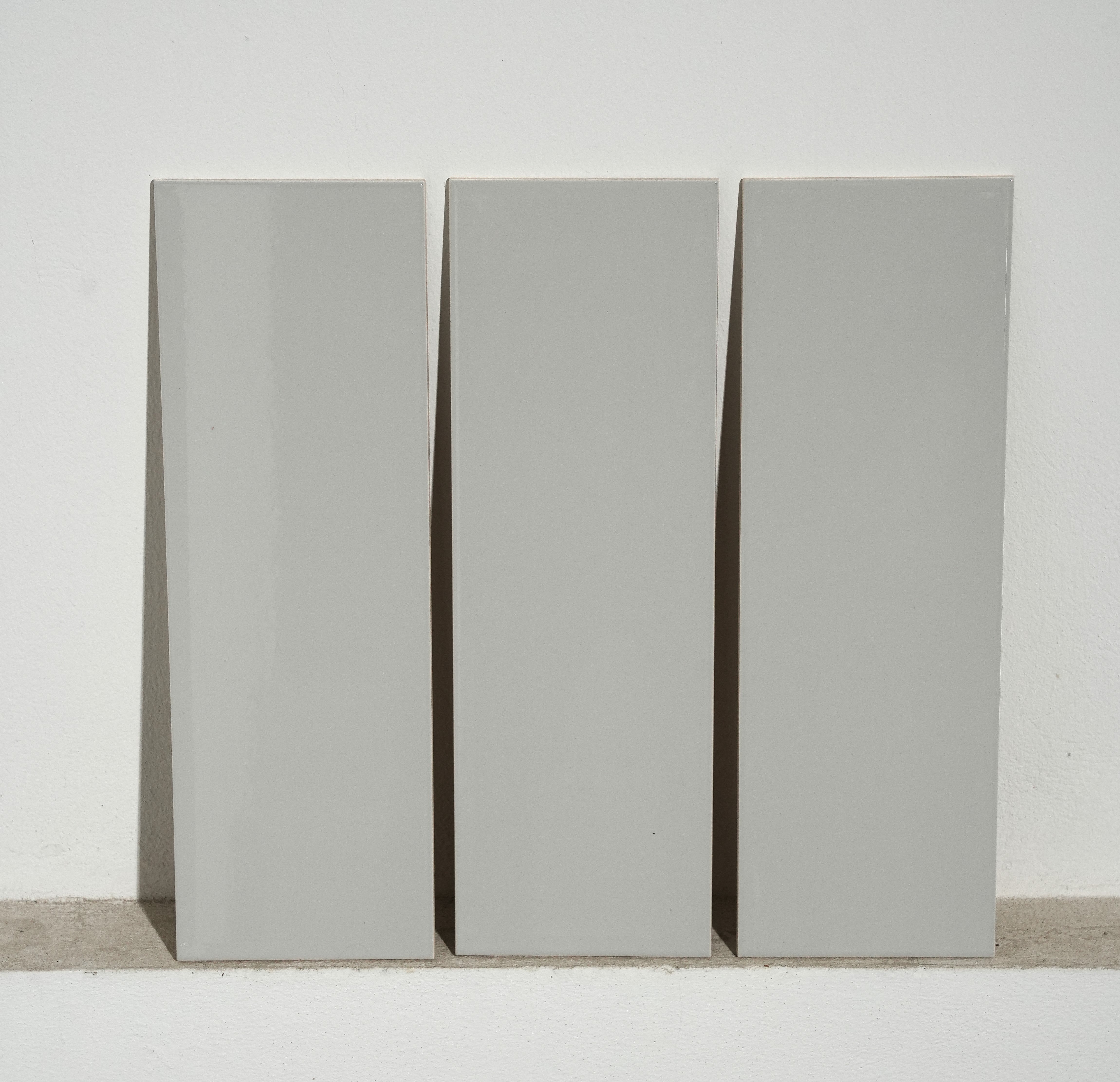 Gạch thẻ xám lạnh bóng phẳng KT 150x450x16mm GR0618P