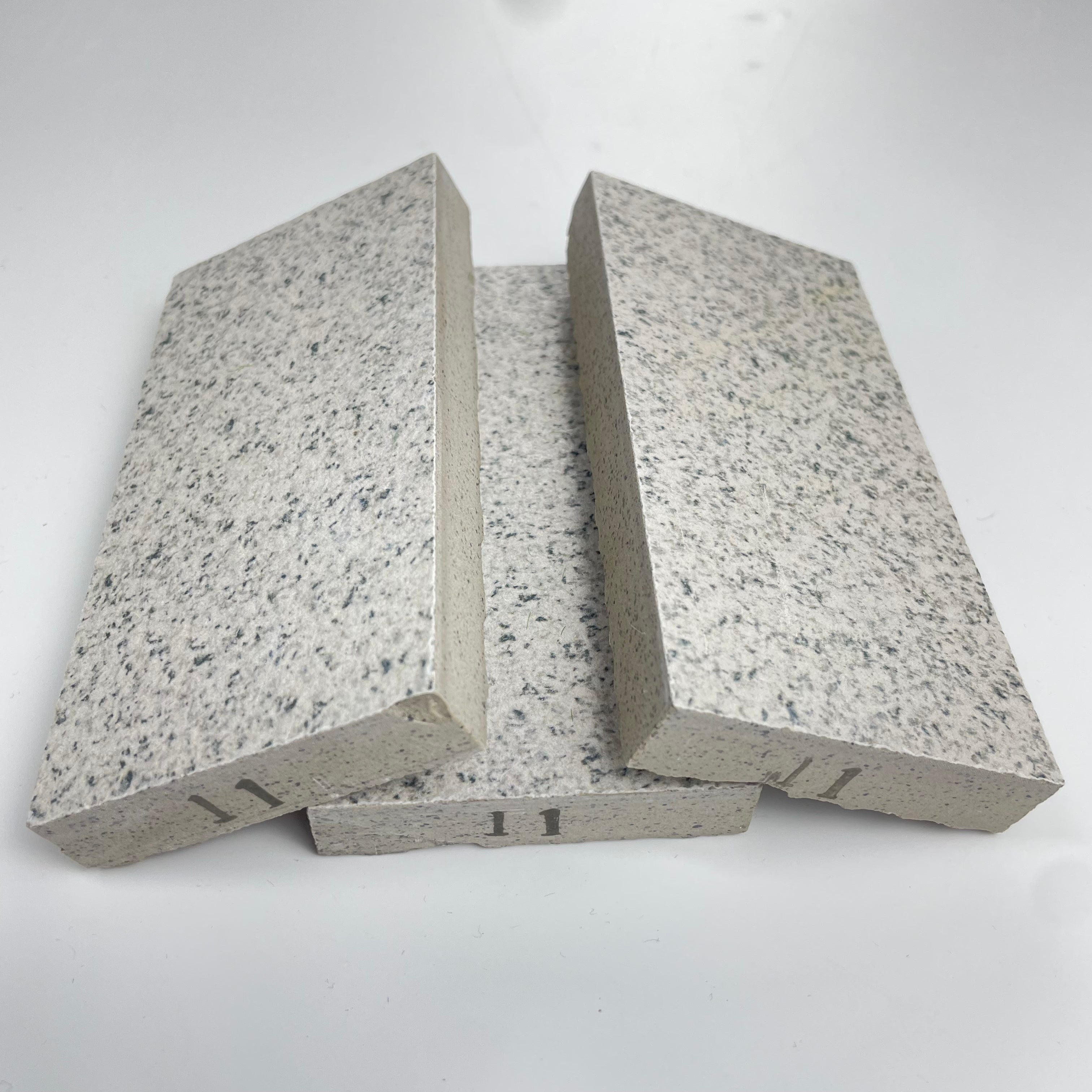 Gạch Lát Sân Ngoài Trời Men Sứ 20mm Hiện Đại Chống Trơn