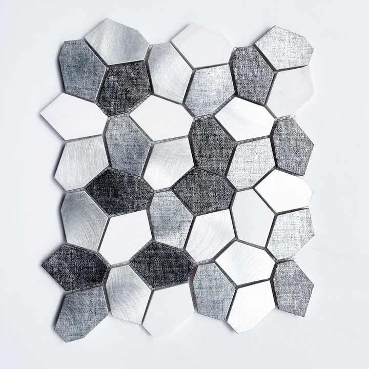 Mẫu hiện đại IRN226711 Gạch ốp tường phòng tắm hình đá miễn phí Thiết kế kim loại cho tường nội thất