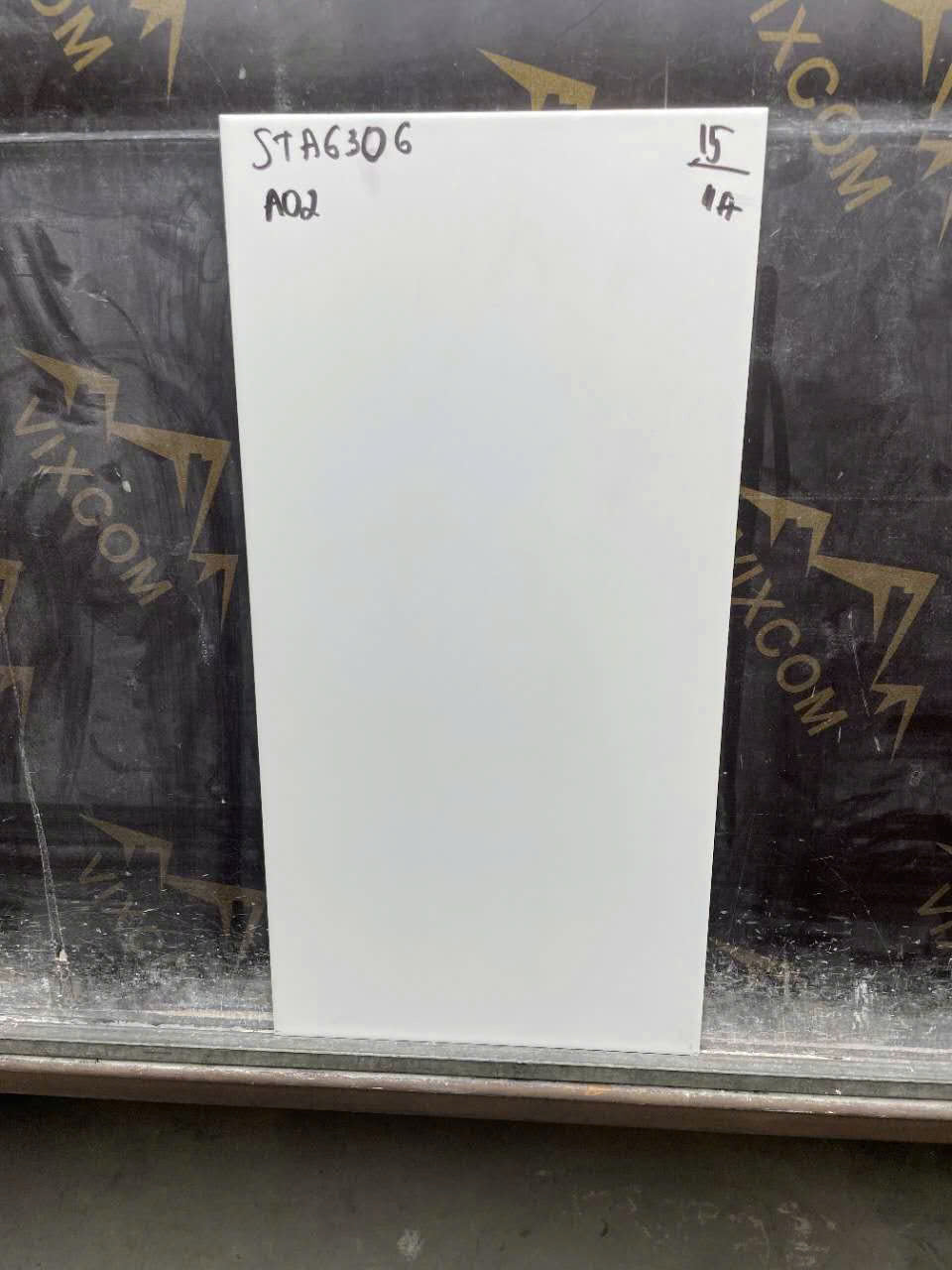 Gạch 30x60 trắng mờ  loại ưu mã STA6306_S ( JNC6000 )