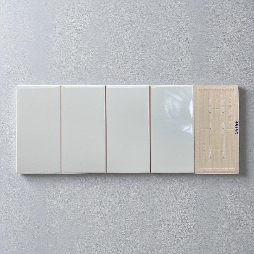 Gạch thẻ Việt Nam  KT 75x150mm trắng bóng phẳng loại 1  mã STA75150