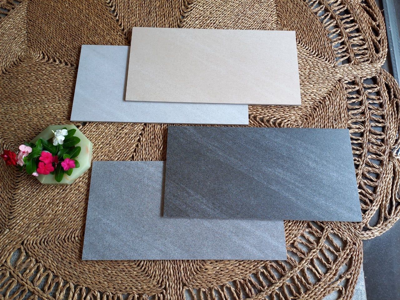 Gạch ốp lát 30x60cm men matt tone xám