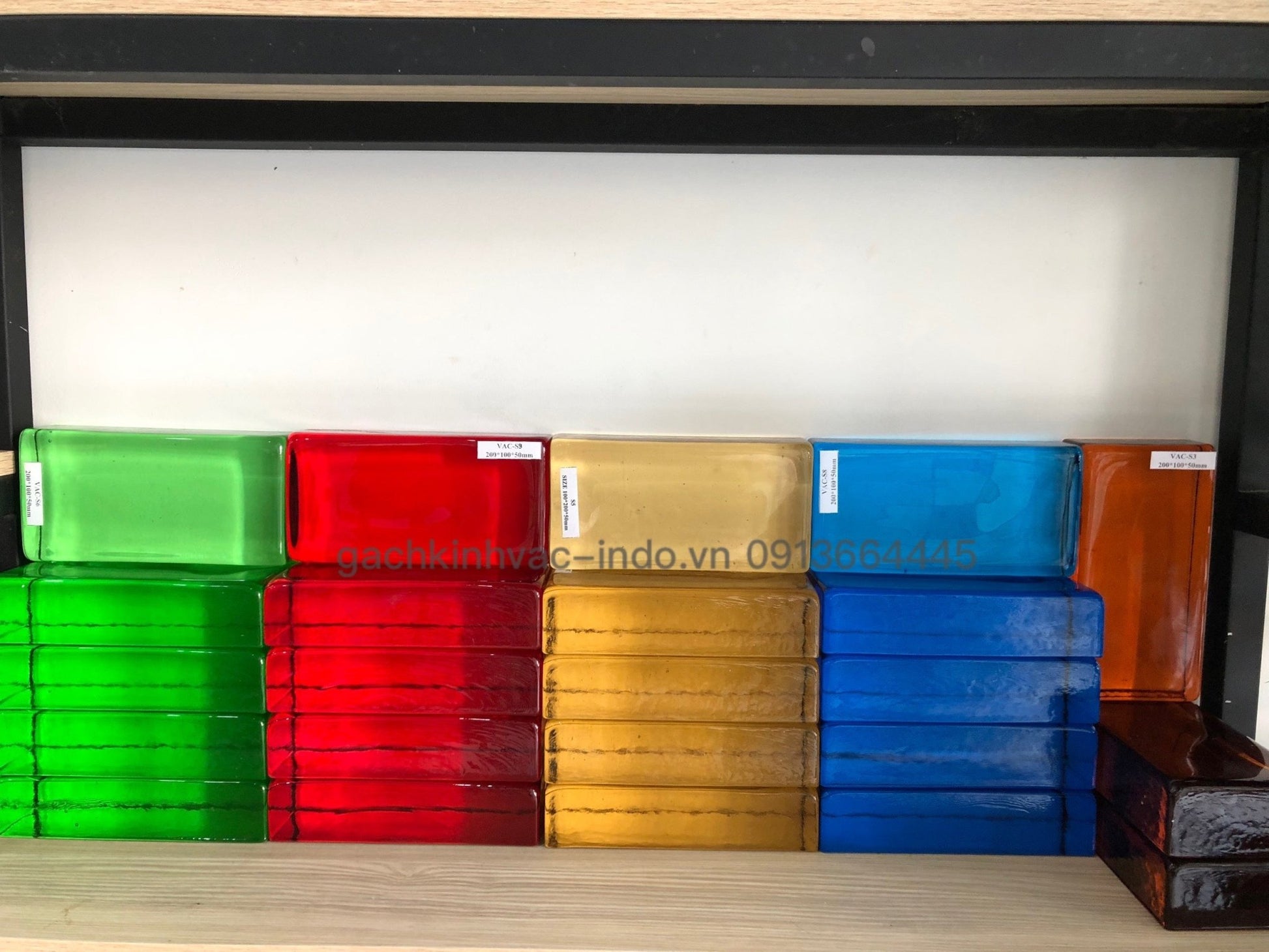 GẠCH KÍNH KHỐI ĐẶC S3 - Daisan Store