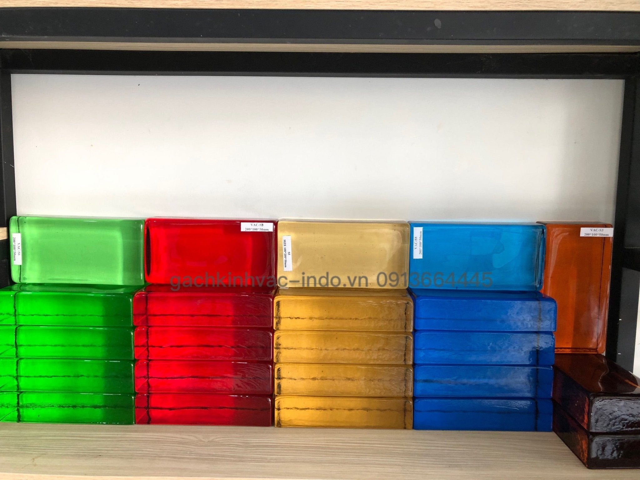 GẠCH KÍNH KHỐI ĐẶC S3 - Daisan Store