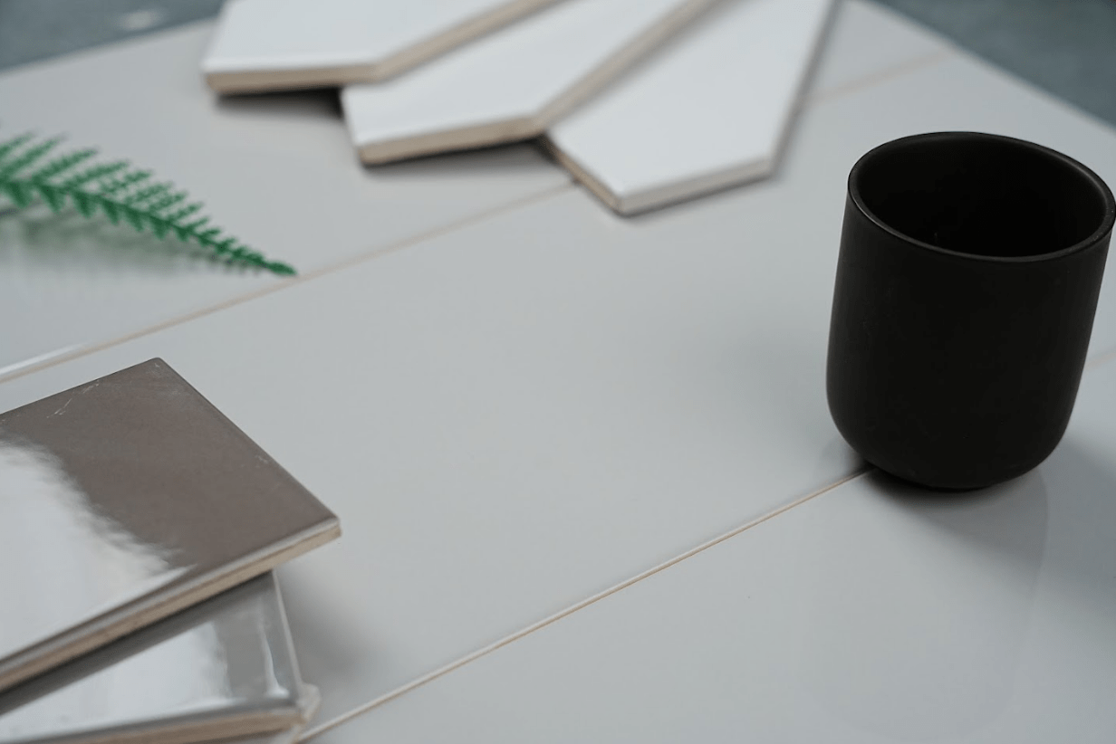 Gạch thẻ xám lạnh bóng phẳng KT 150x450x16mm GR0618P - Daisan Store