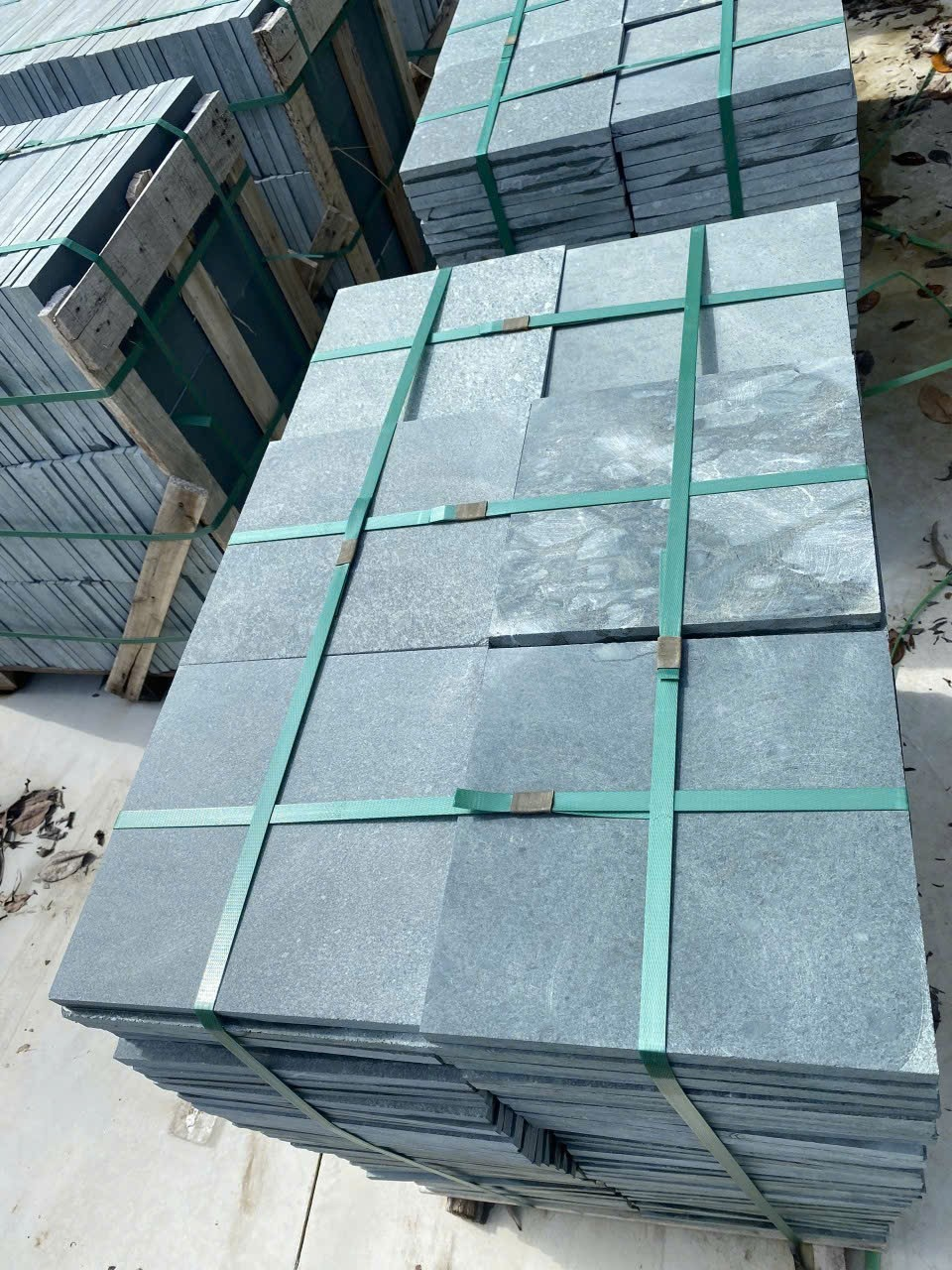 Đá mài xanh 30x30x1,8