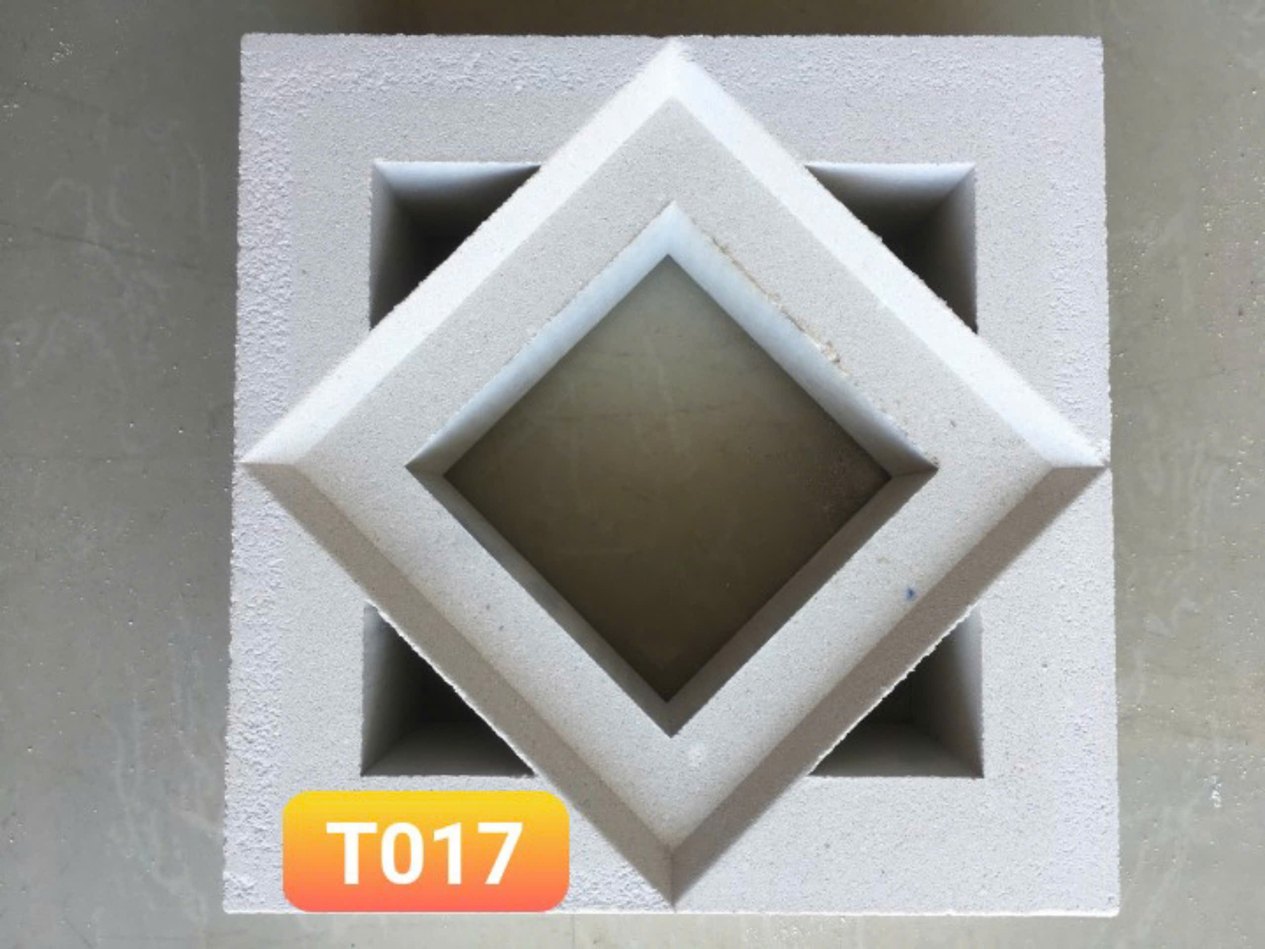 Gạch thông gió xi măng T017