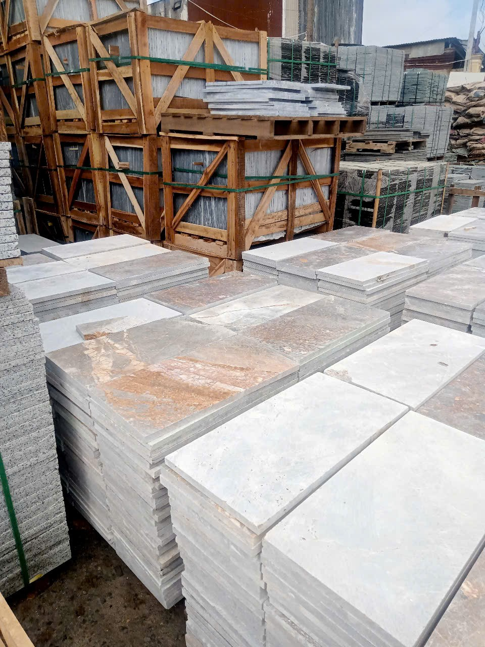 Đá mài bóng vàng bông 30x60x1,8