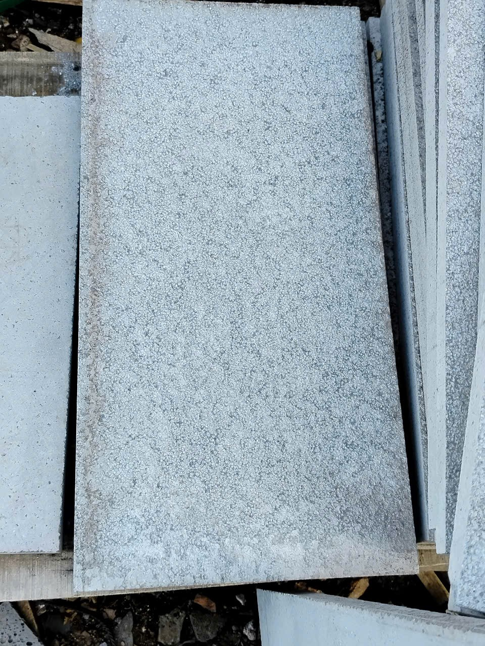 Đá băm Bazan 30x30x1,8