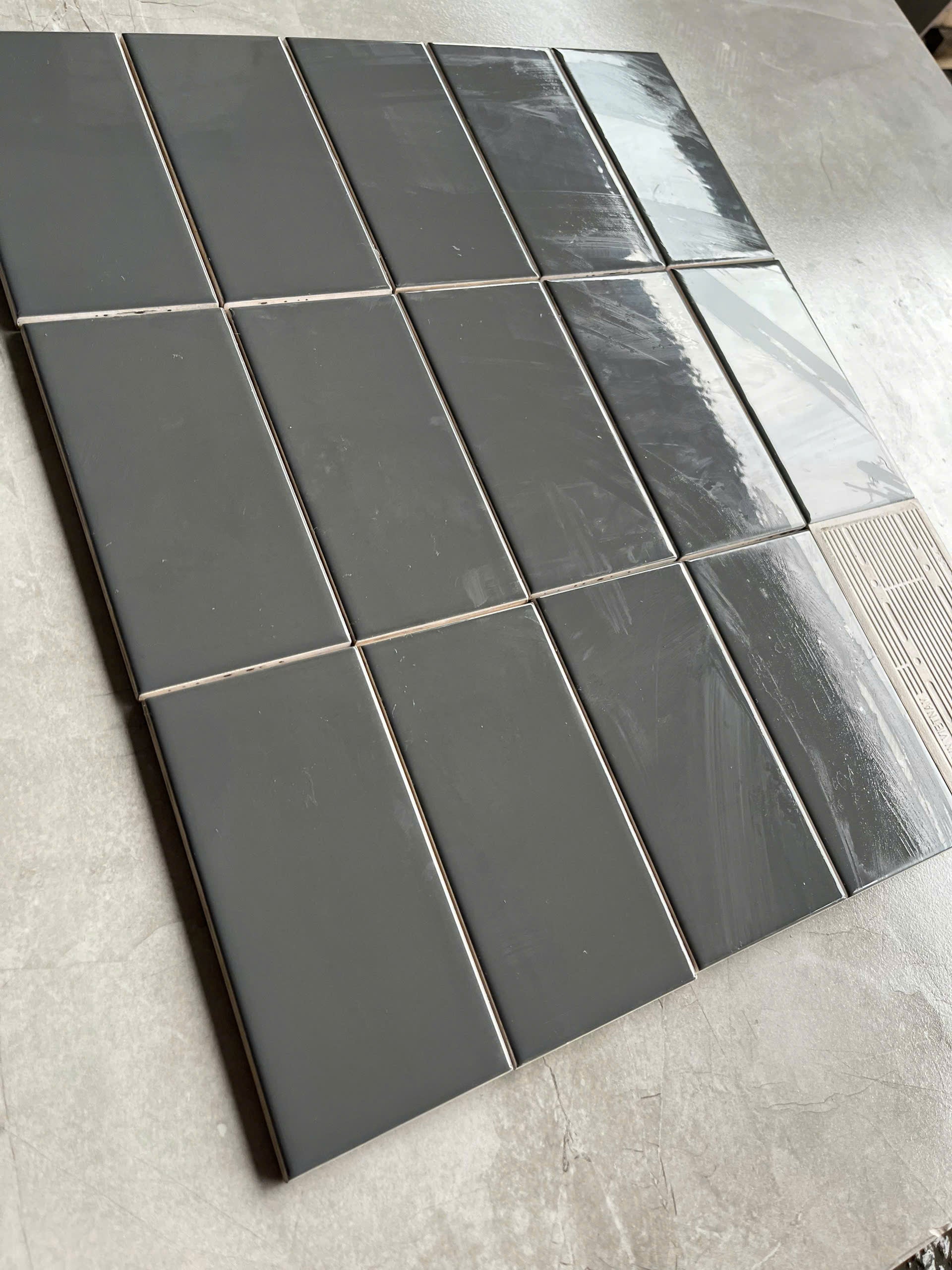 Gạch thẻ be xám bóng phẳng KT 75x150mm UTT36G