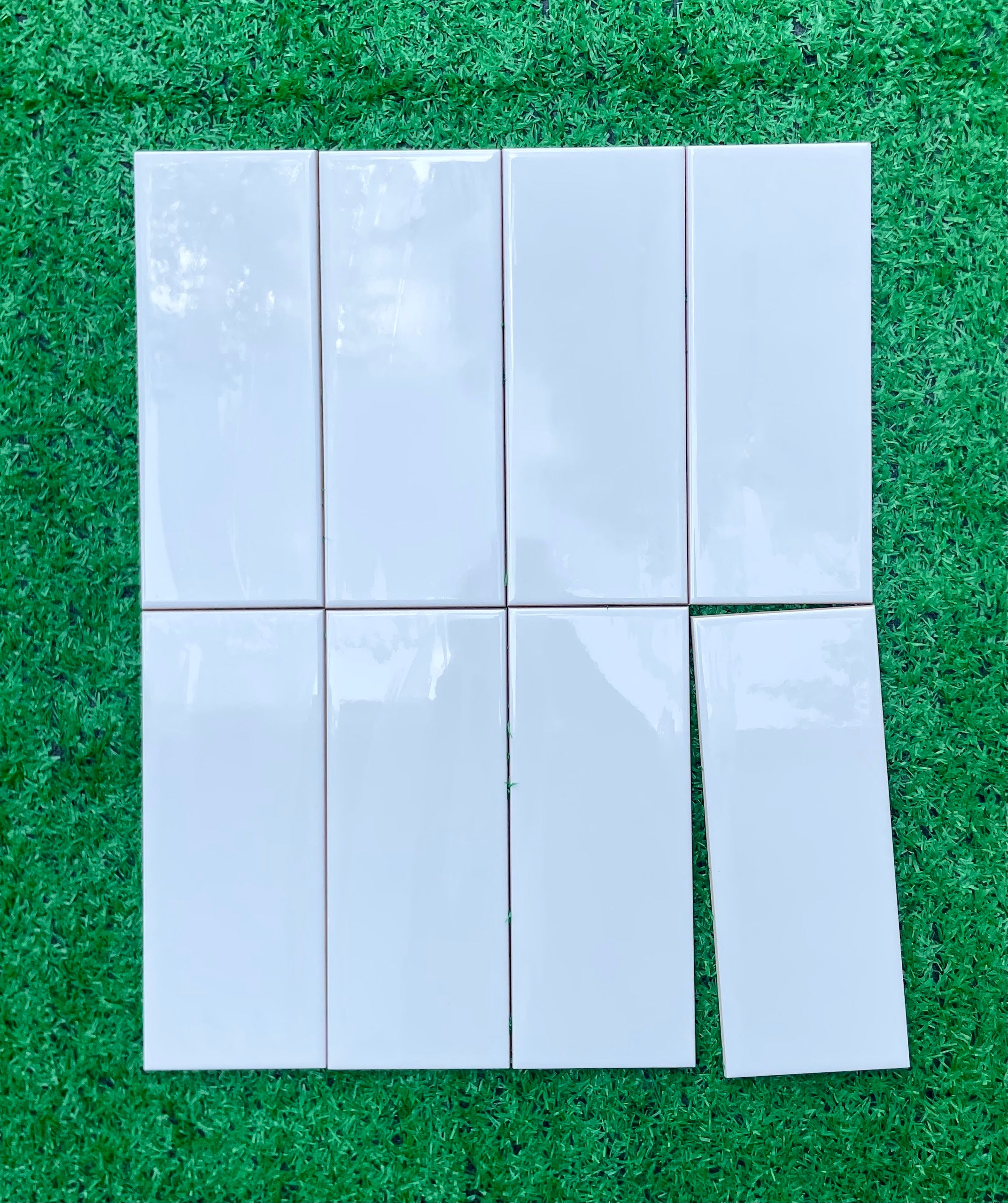 Gạch thẻ Việt Nam trắng bóng phẳng KT 100x250mm loại 1 mã STA10250