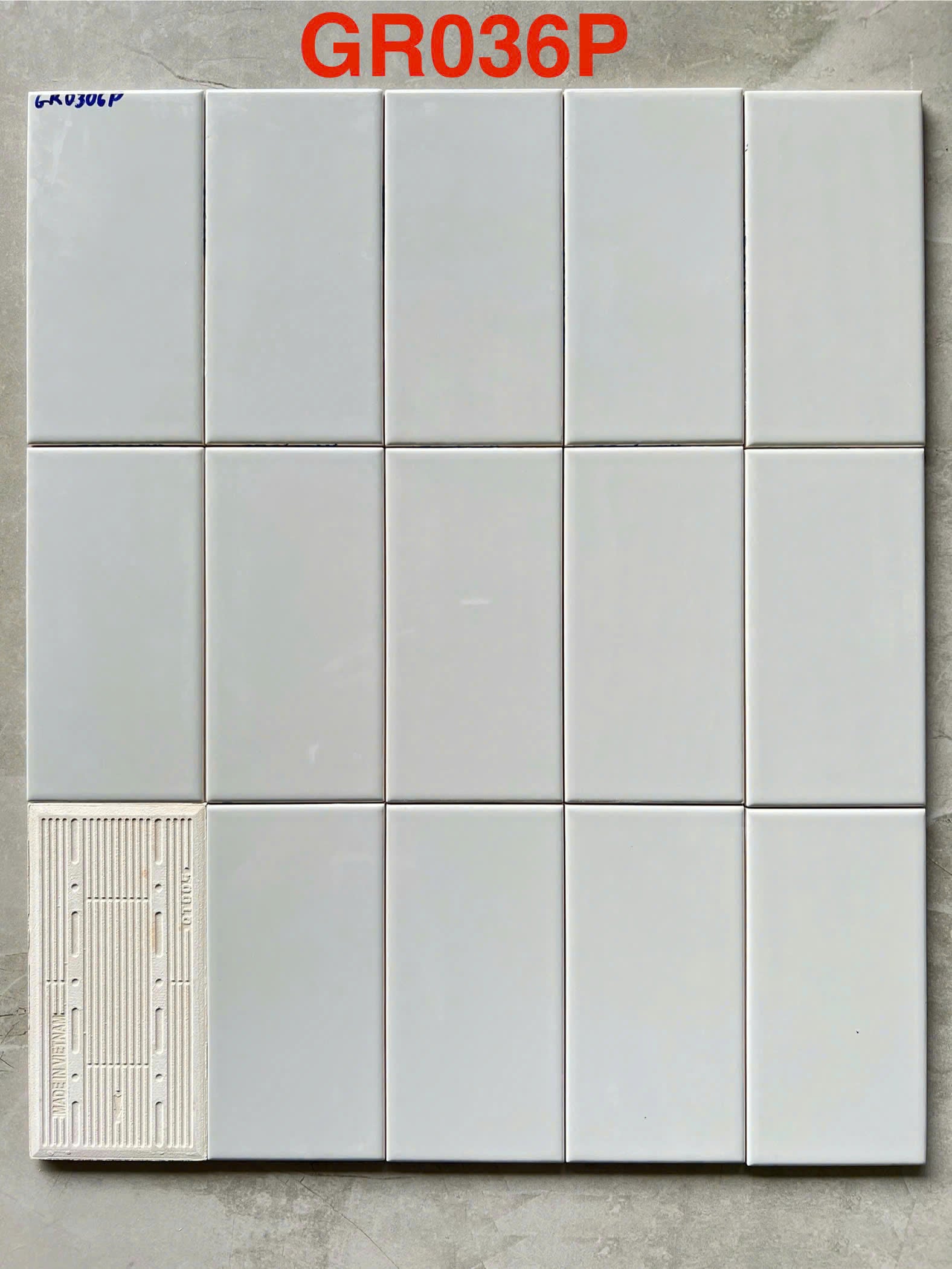 Gạch thẻ 75x150mm xám xanh bóng phẳng mã GR0306P