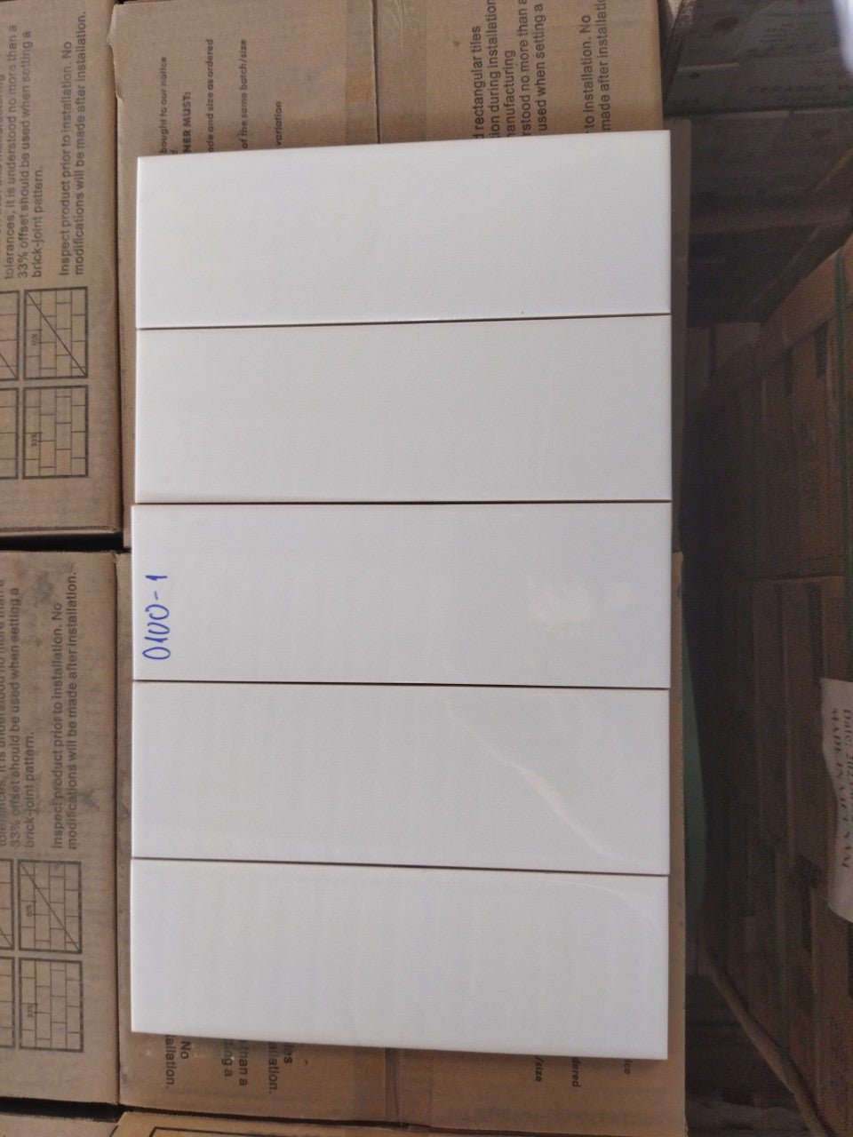 [0200 - 1] gạch thẻ 100x300mm trắng bóng phẳng mã 0200 - 1 - Daisan Store