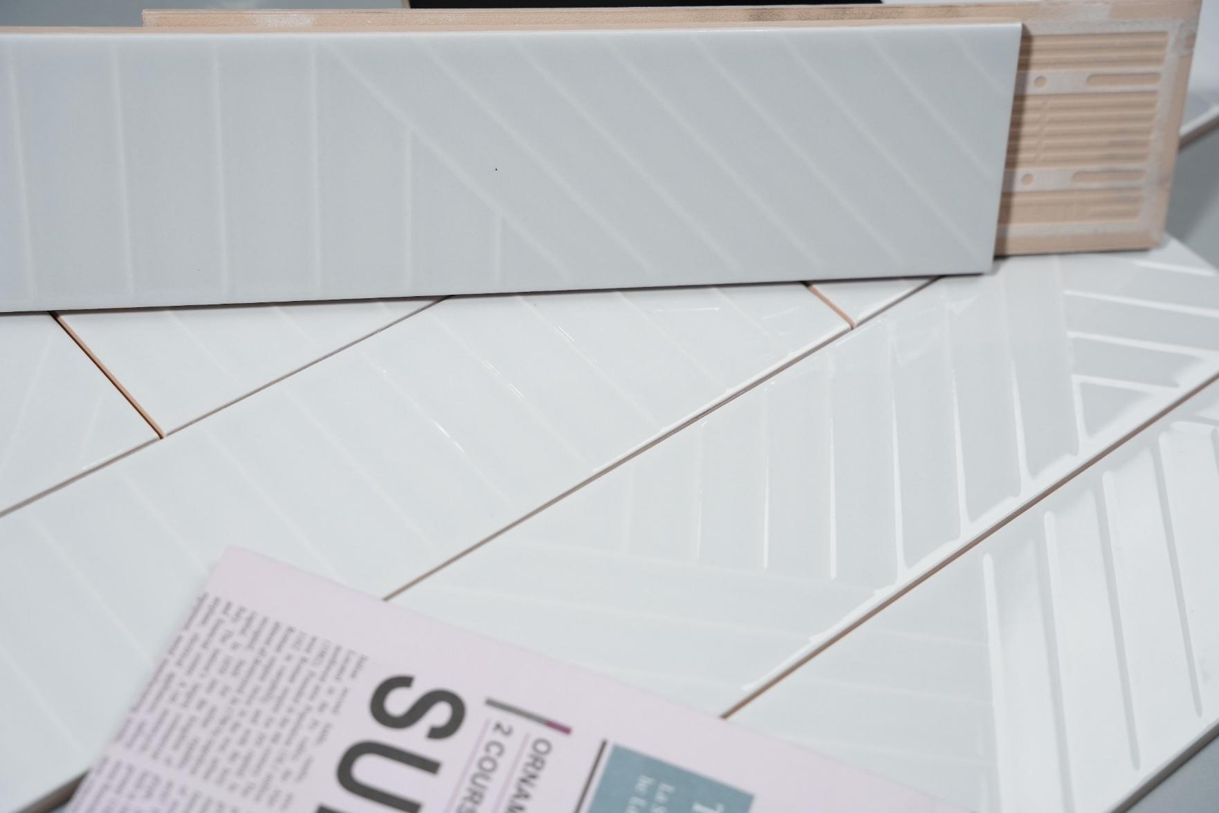 Gạch thẻ 75x300mm họa tiết bóng xám trắng L1 0314-0