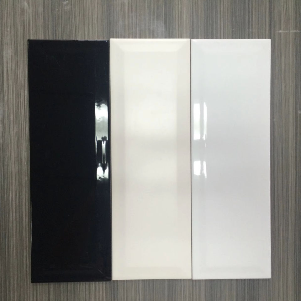 Gạch ốp tường 300x600mm trắng