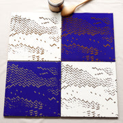 Gạch thẻ ốp tường men sứ mạ vàng