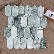 Nhà Sản Xuất Trung Quốc Dougbuild Gạch Mosaic Đá Cẩm Thạch Tự Nhiên Xanh Lá Họa Tiết Vảy Cá Cắt Tia Nước Trang Trí Nội Thất Không Gian Sang Trọng