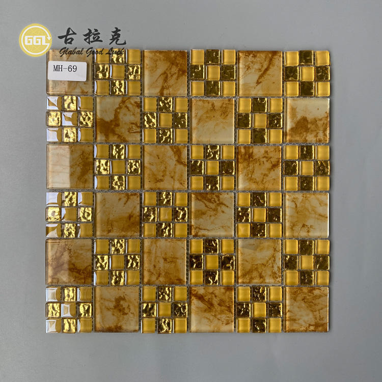 Kính Mosaic Nâu Họa Tiết Vàng