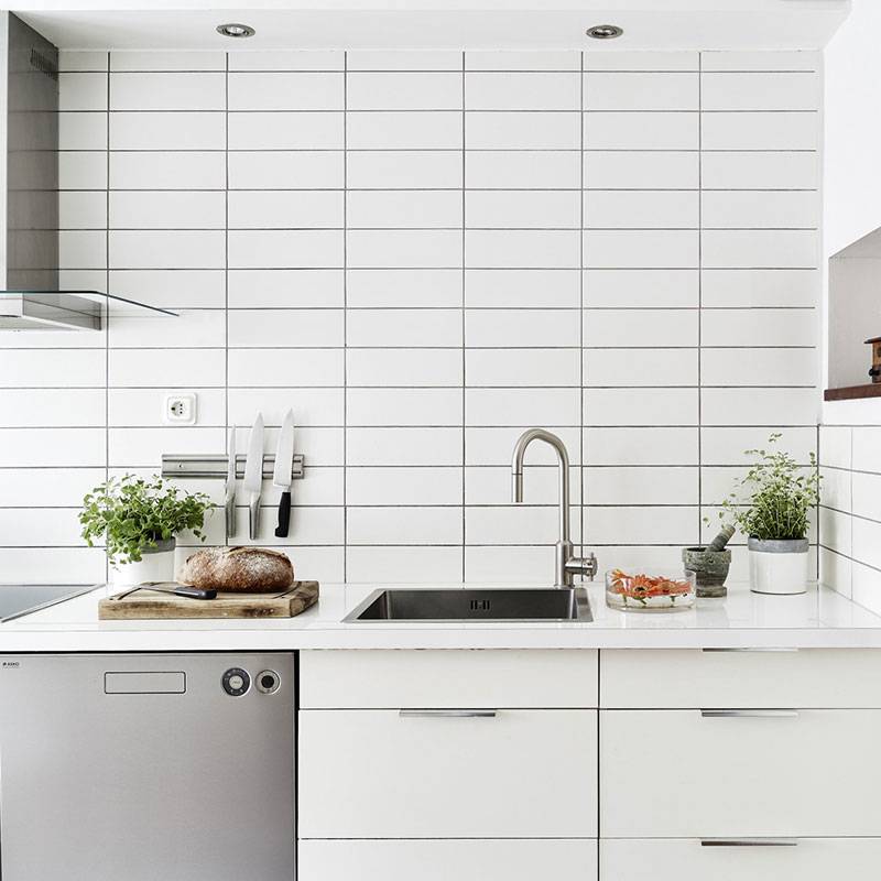 Gạch thẻ Việt Nam trắng bóng phẳng  KT 100x300mm loại 1 mã STA1300
