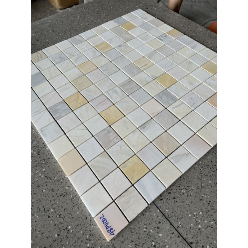 Đá Mosaic vàng chip vuông bóng 48PV002