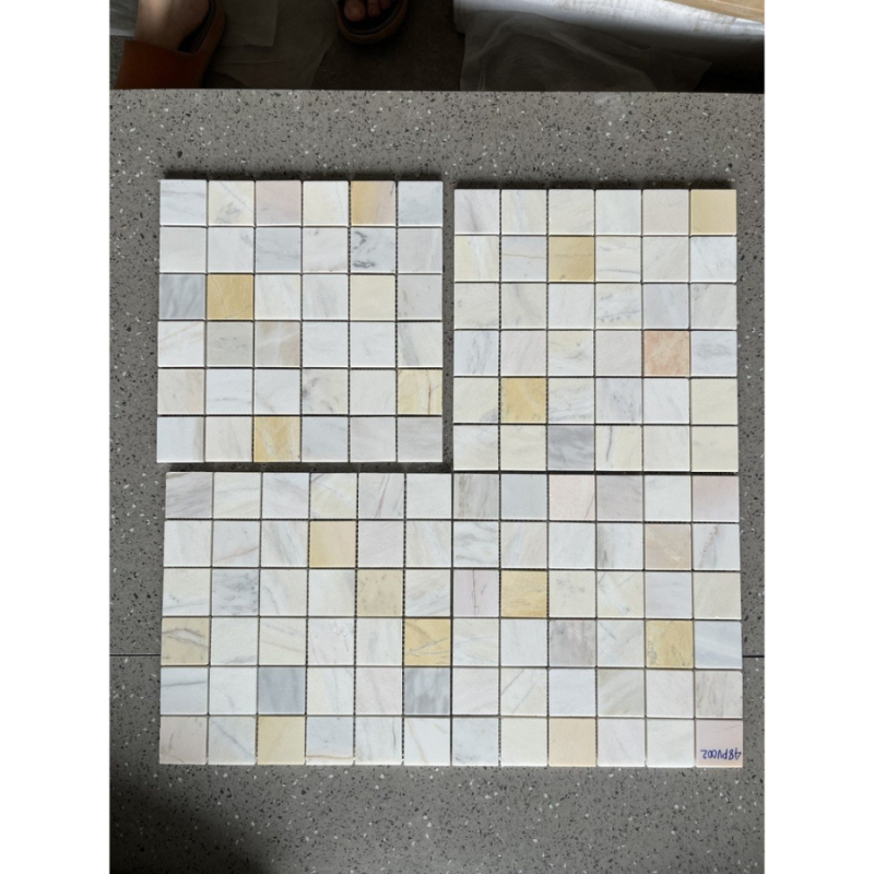 Đá Mosaic vàng chip vuông bóng 48PV002