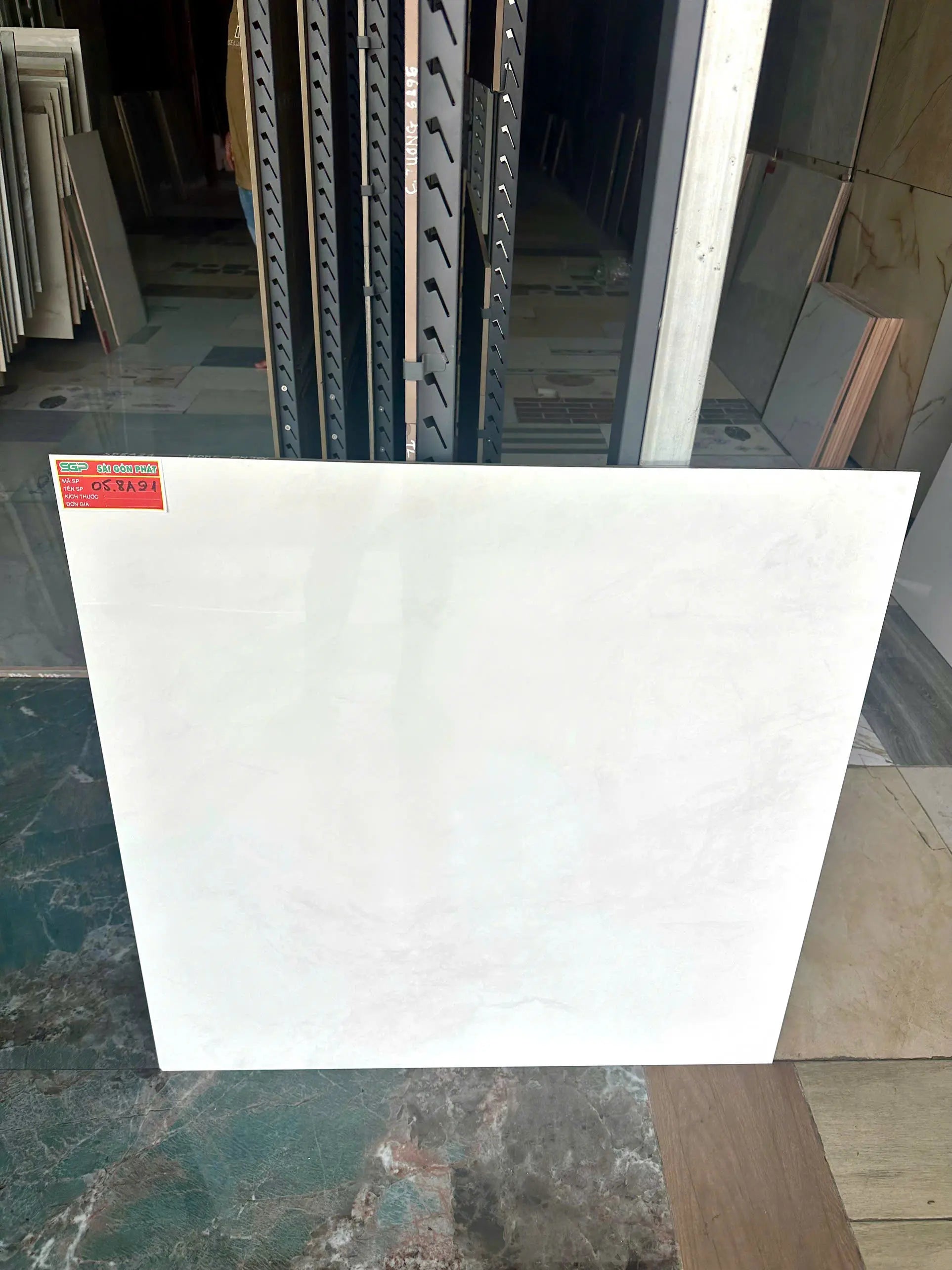 Gạch Trung Quốc, Trắng bóng mã 8A91, KT 800x800mm (3 viên/thùng/1,92m2)