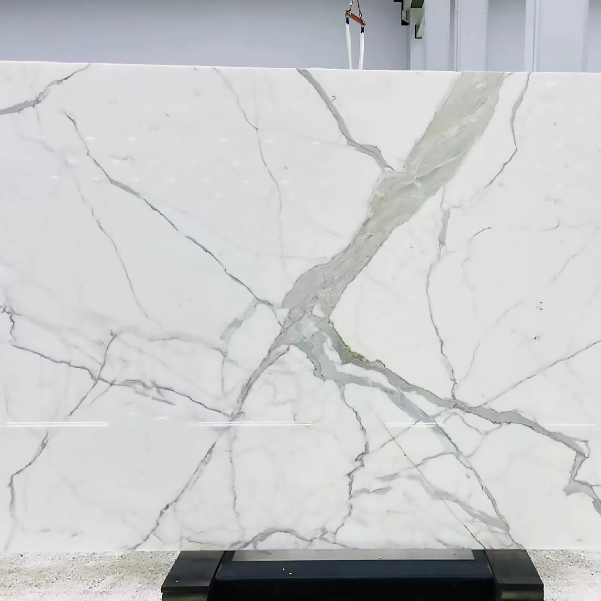 Đá cẩm thạch trắng tự nhiên chất lượng cao từ nhà máy Trung Quốc dành cho mặt bàn nội thất tùy chỉnh