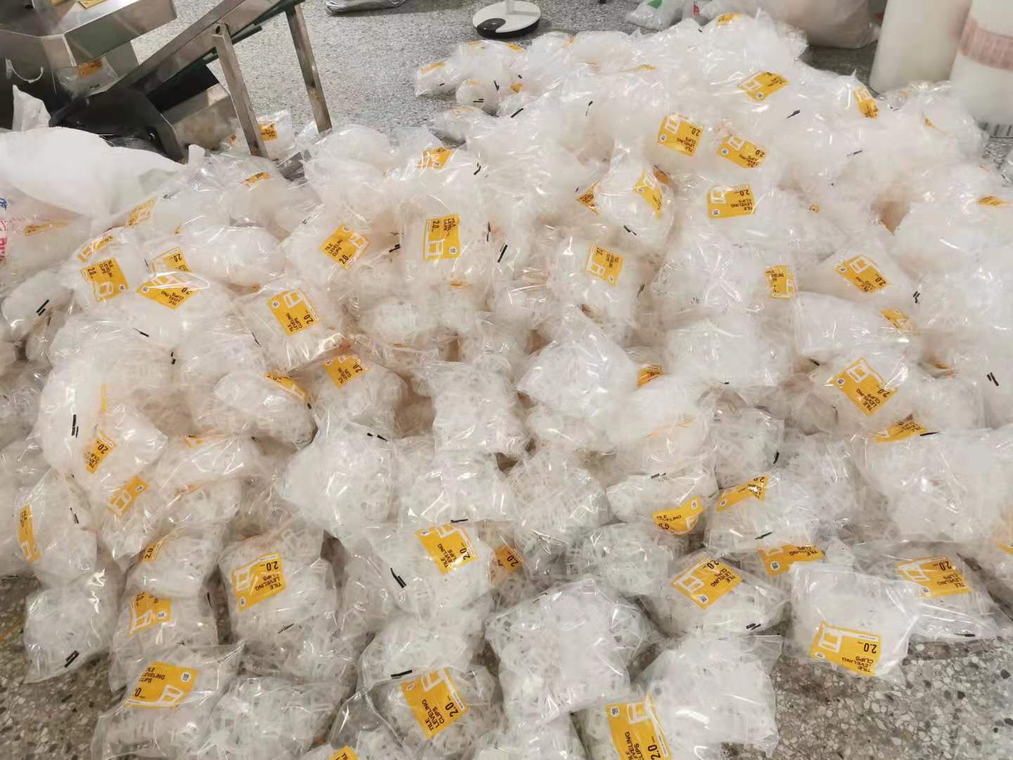 Hệ thống cân bằng lát gạch nhựa hiện đại 1/16"