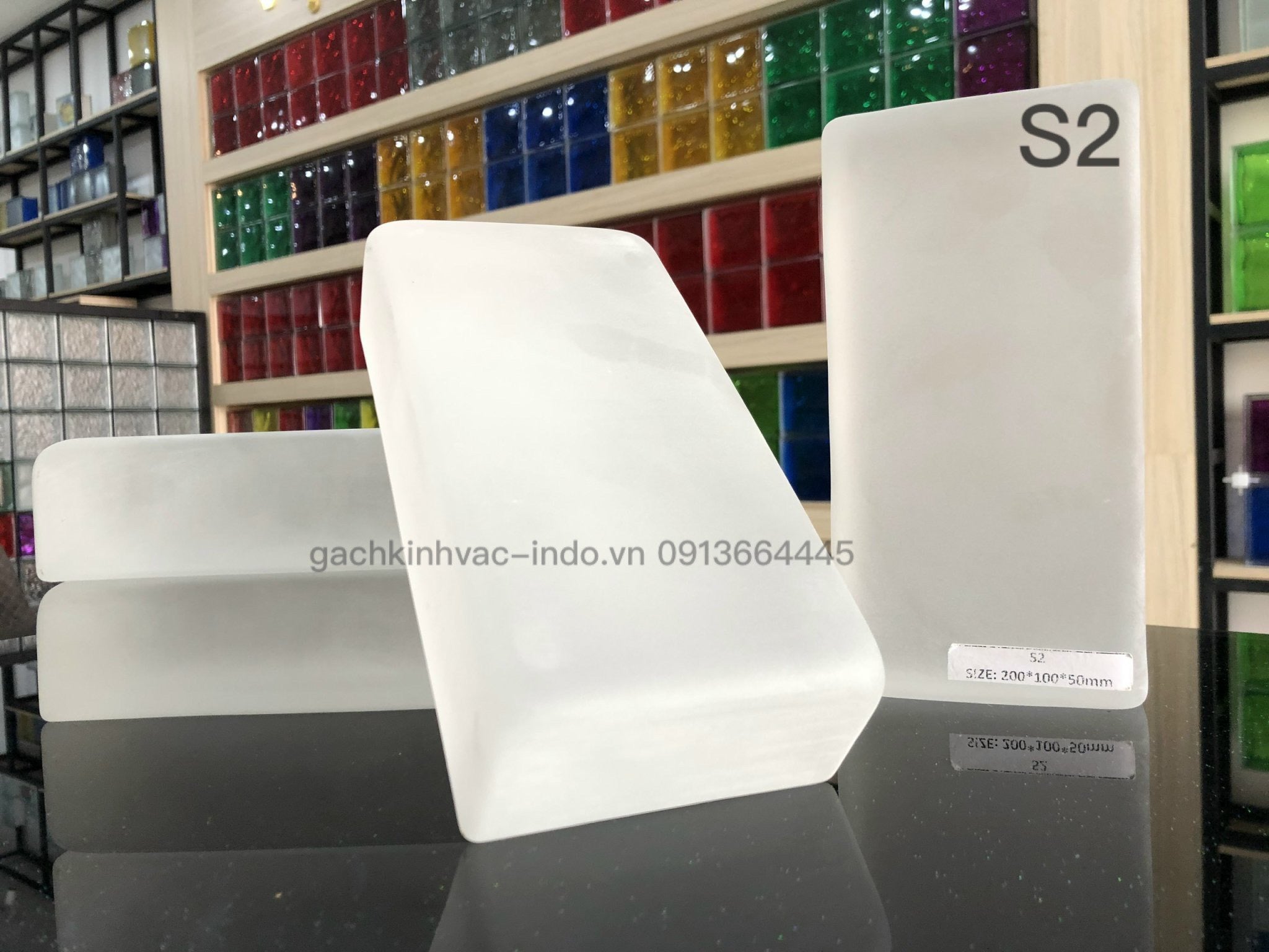 GẠCH KÍNH KHỐI ĐẶC S2