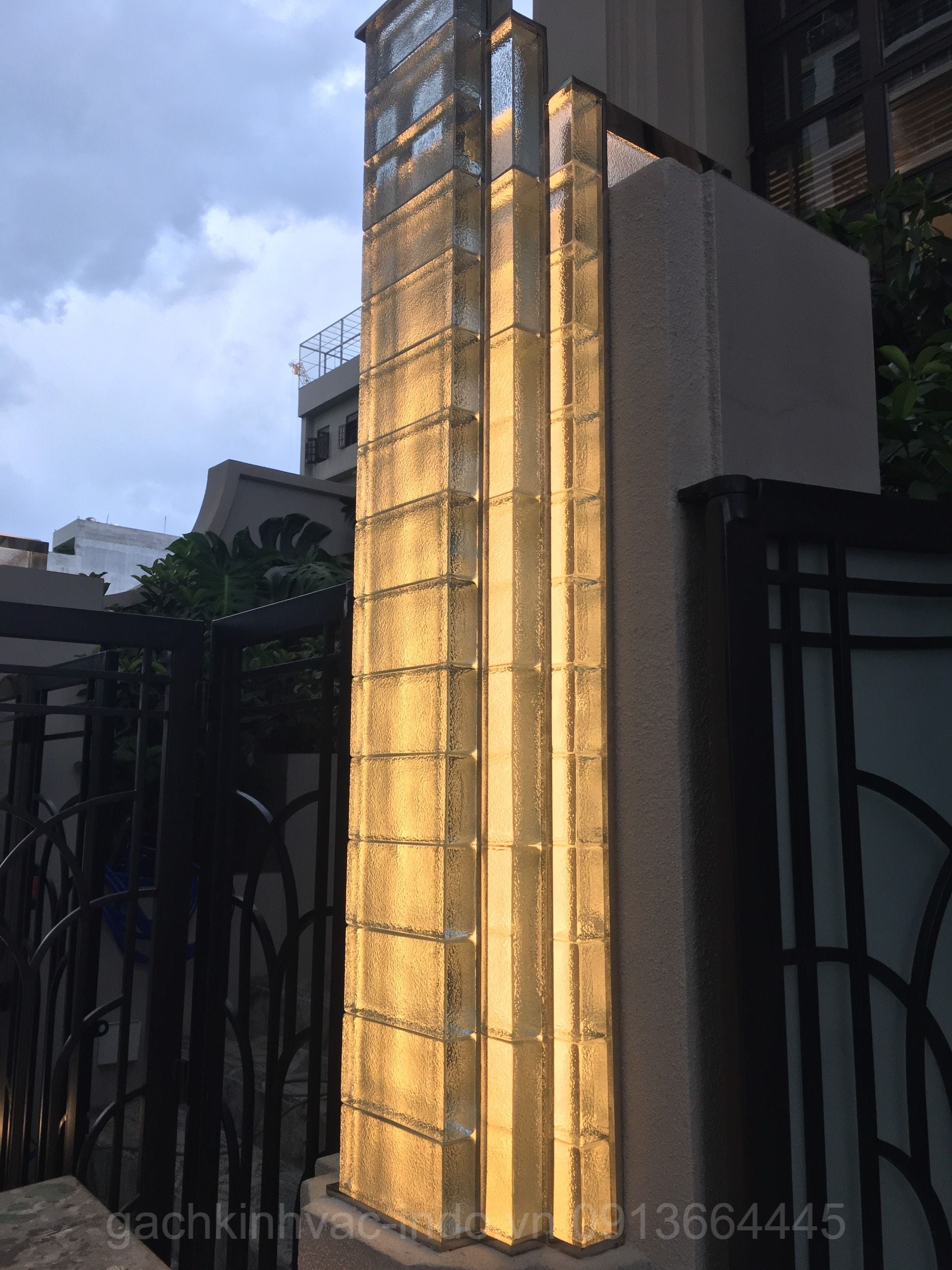 GẠCH KÍNH KHỐI ĐẶC SP5