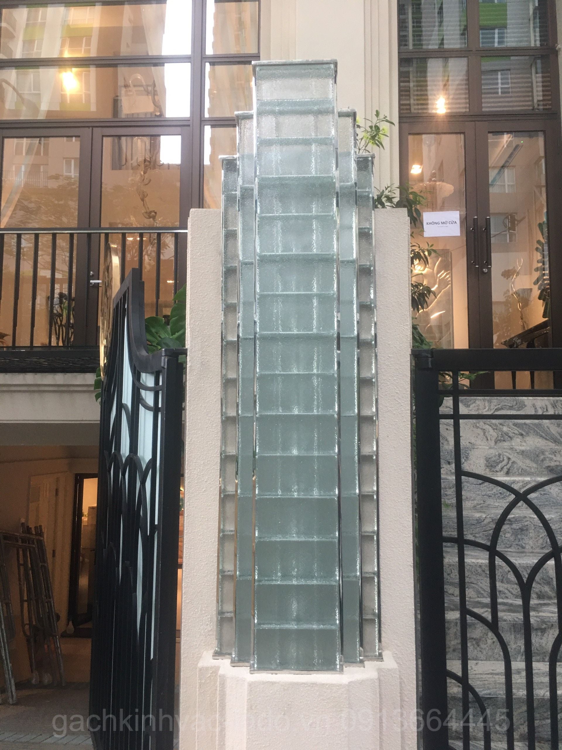 GẠCH KÍNH KHỐI ĐẶC SP5