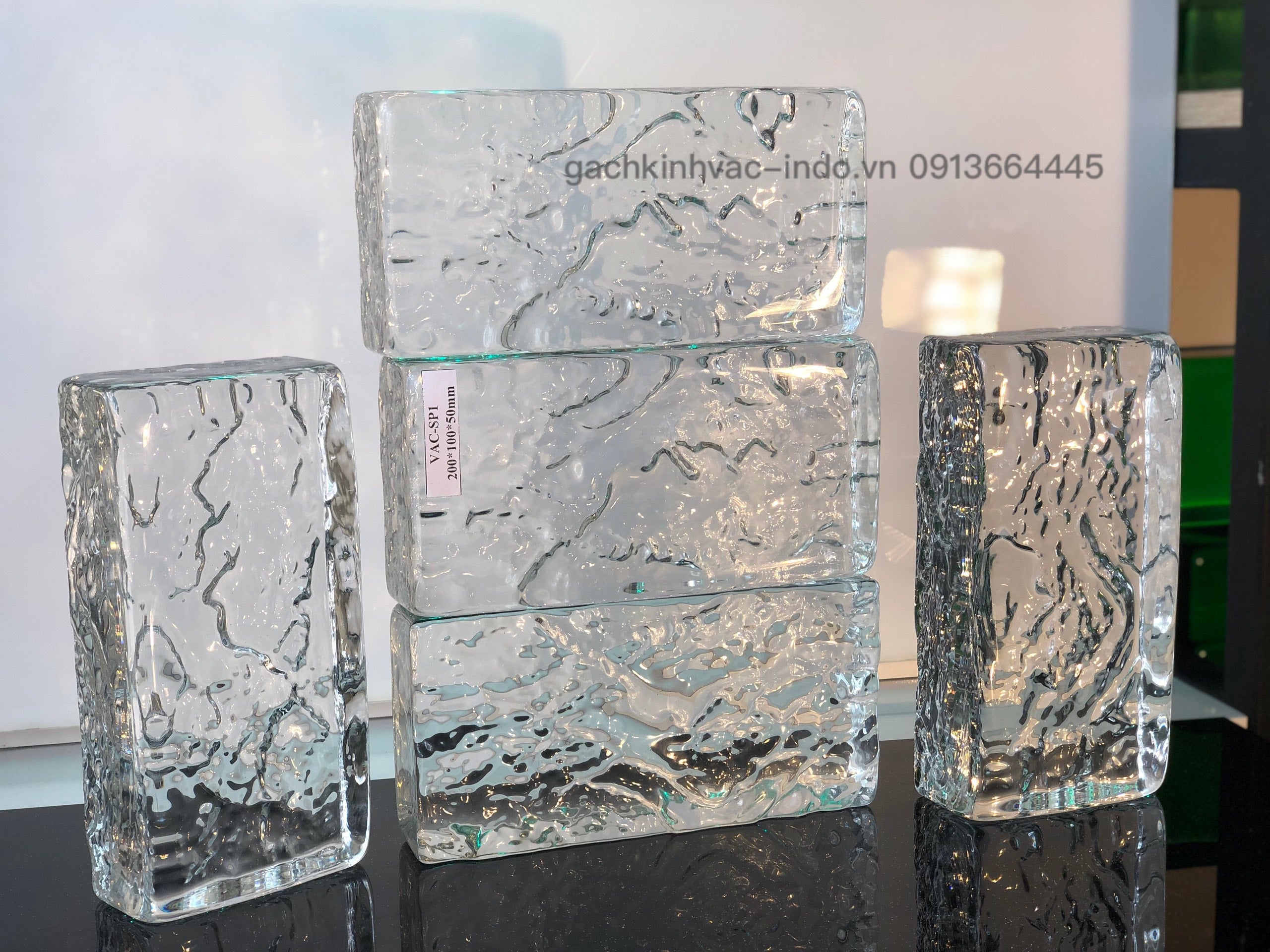 GẠCH KÍNH KHỐI ĐẶC SP1
