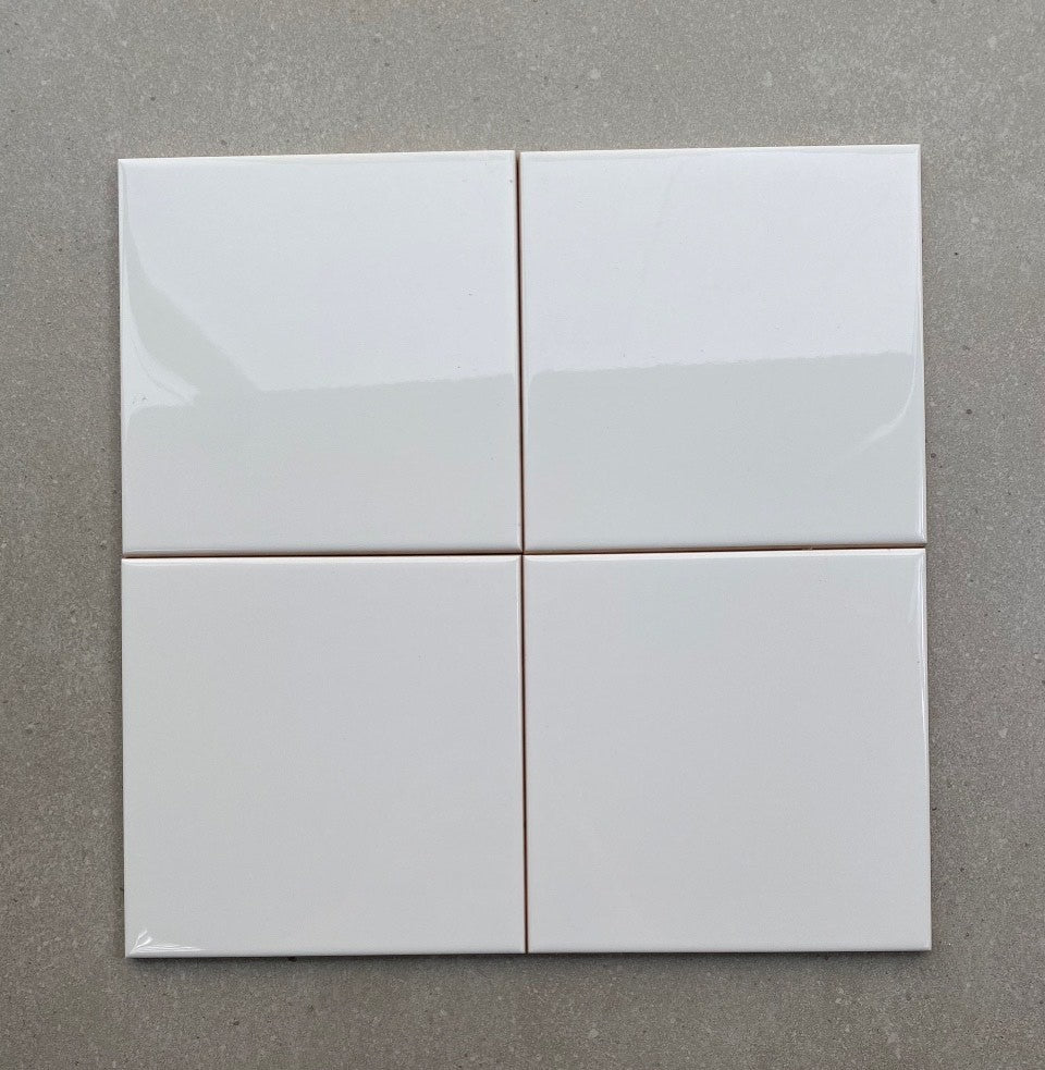 Gạch thẻ trắng bóng phẳng 150x150mm mã STA150150