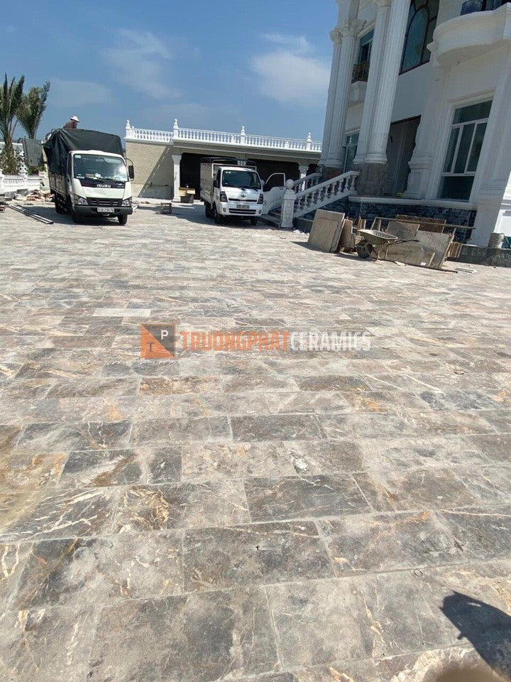 Đá Marble Vân Vàng Lát Sân: Nâng Tầm Sang Trọng Cho Không Gian Ngoại Thất