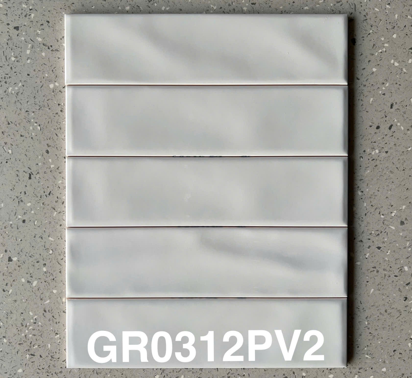 Gạch thẻ Việt Nam KT 75x300 xám bóng lượn loại 1 mã GR0312PV2
