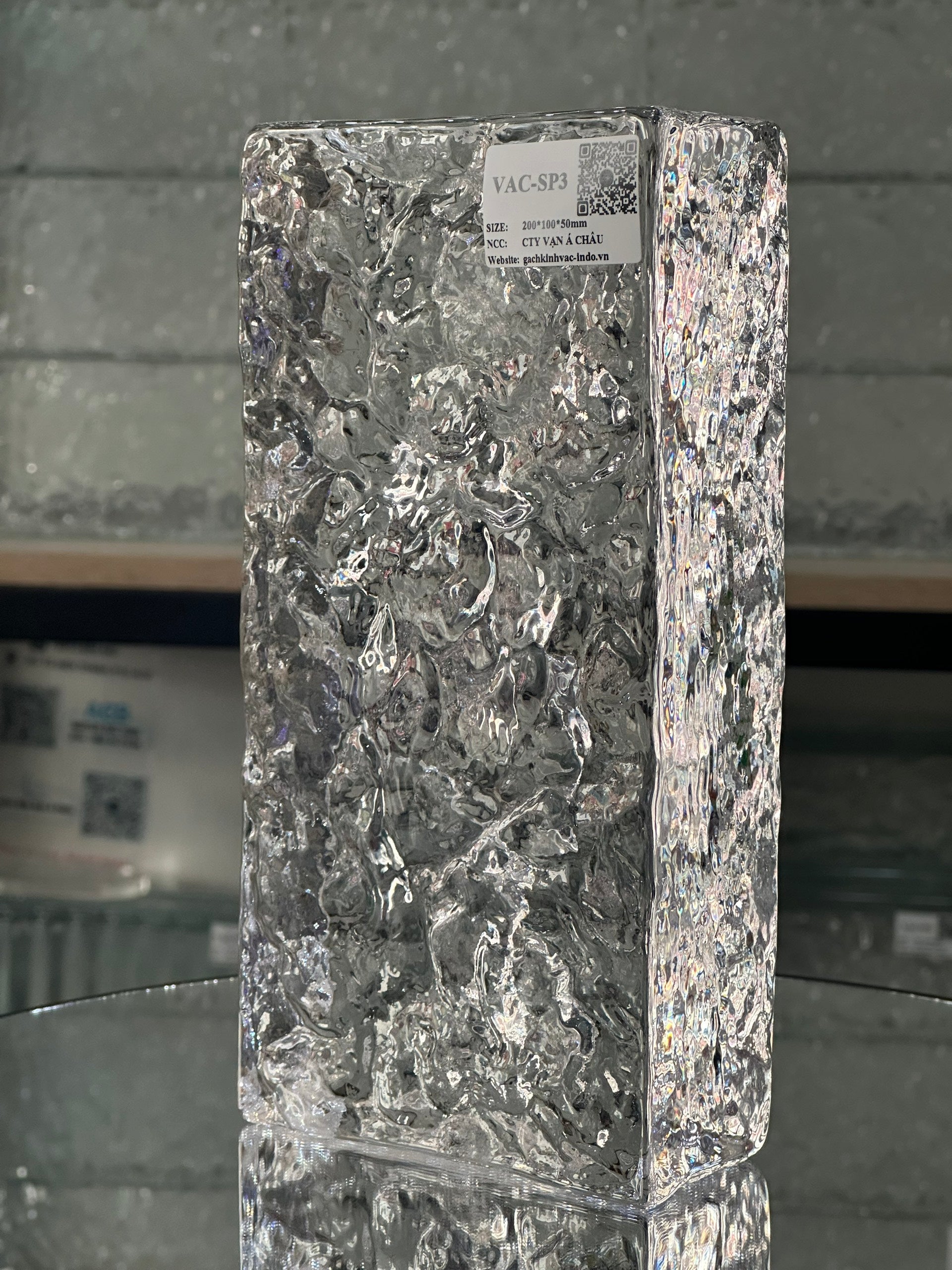 GẠCH KÍNH KHỐI ĐẶC SP3