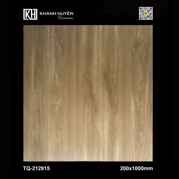 Gạch men vân gỗ màu nâu nhạt, kích thước 200x1000mm, bề mặt mịn và vân rõ nét.