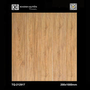 Ván gỗ màu nâu sáng với vân tự nhiên, kích thước 200x1000mm.