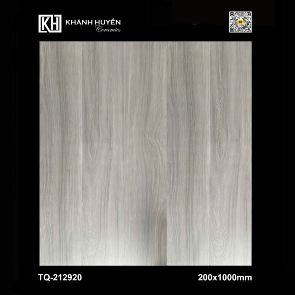 Gạch vân gỗ màu xám nhạt, kích thước 200x1000mm, nền đen.