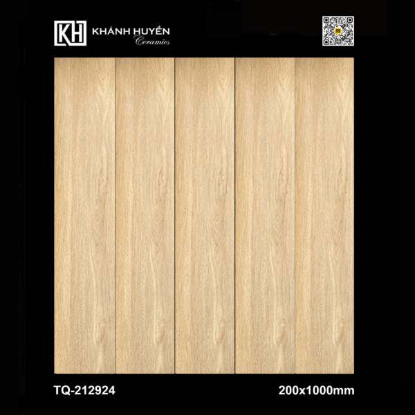 Bốn tấm gạch vân gỗ màu nâu sáng, kích thước 200x1000mm, nền đen.