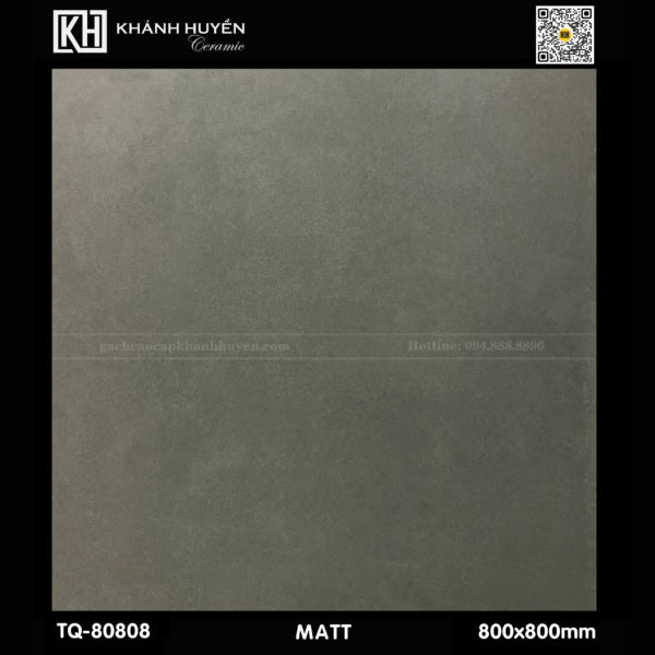 Gạch màu xám nhạt, bề mặt mờ, kích thước 800x800mm, viền đen với chữ trắng.