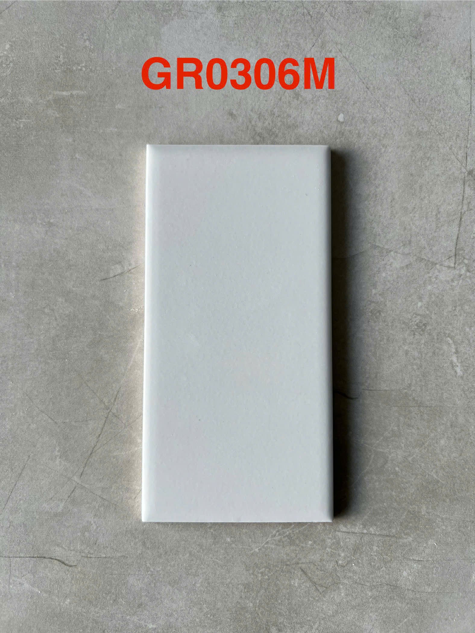 Gạch thẻ Việt Nam KT 75x150mm xám lạnh mờ phẳng loại 1 mã GR0306M