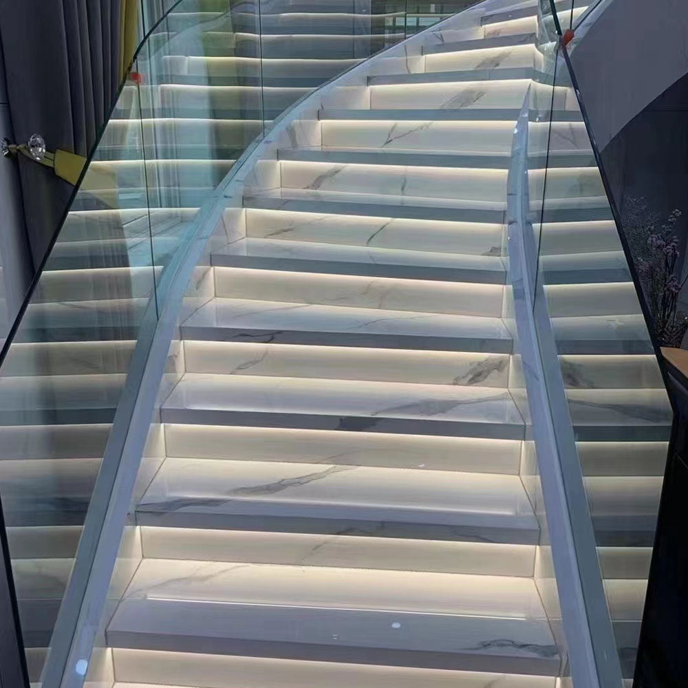 Tấm sứ porcelain vân đá cẩm thạch trắng bóng dùng cho lát sàn, bậc cầu thang, gạch ốp lát