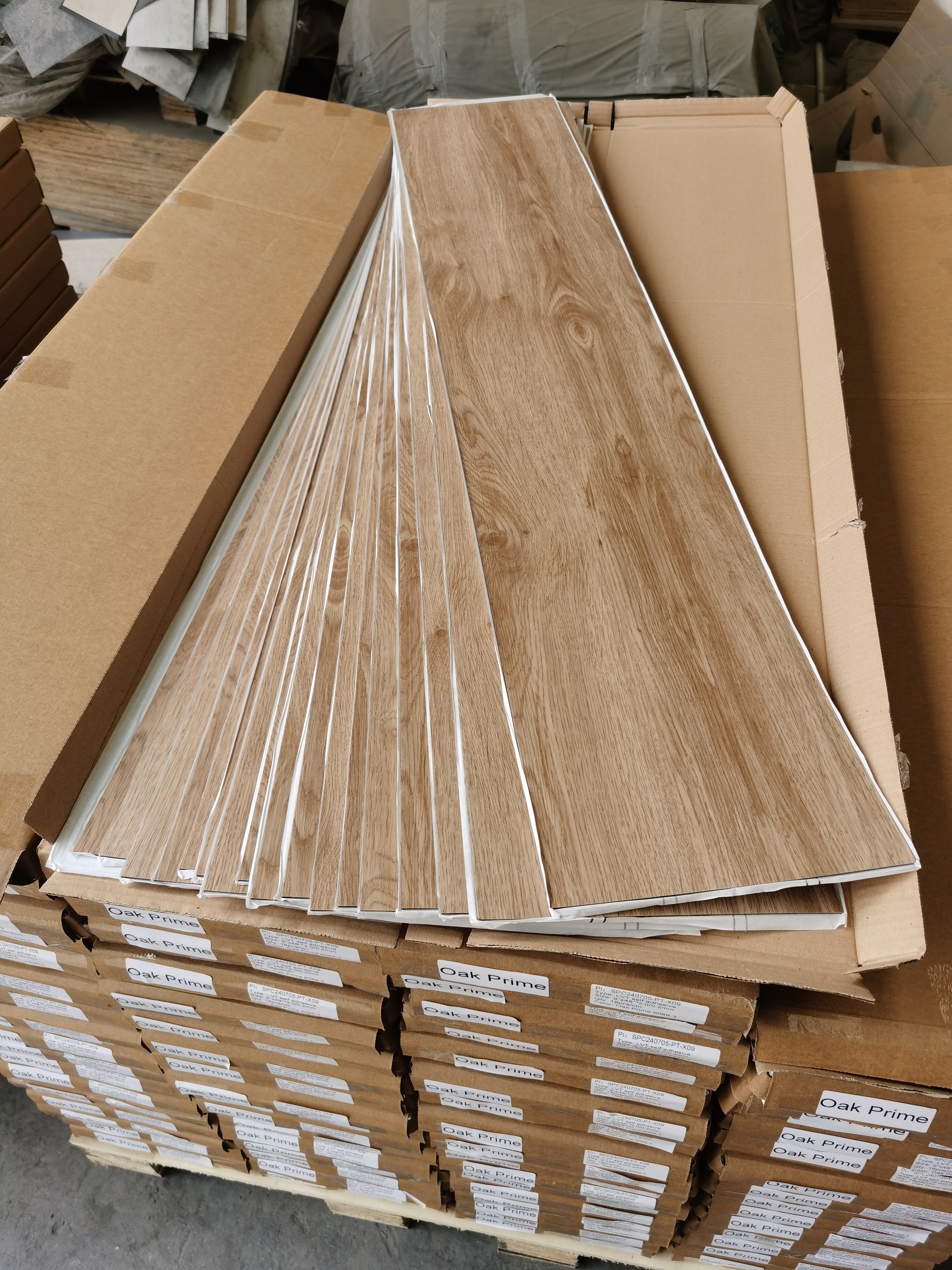 Sàn Vinyl LVT Tự Dán Thiết Kế Hiện Đại Dễ Lắp Đặt Màu Vân Gỗ Nhựa LVP Keo PVC Dùng Cho Khách Sạn