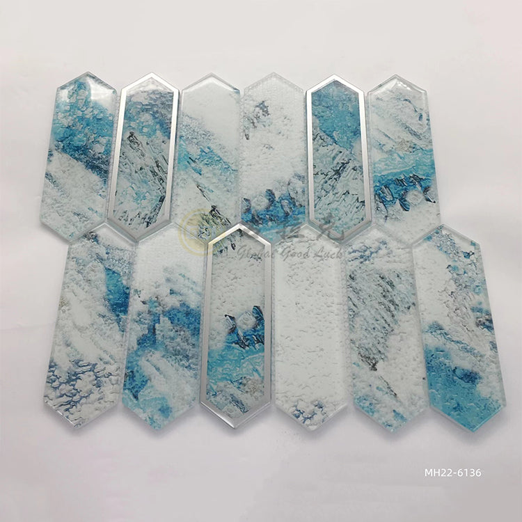 Gạch mosaic kính pha lê xanh họa tiết phối viền bạc và cạnh vàng