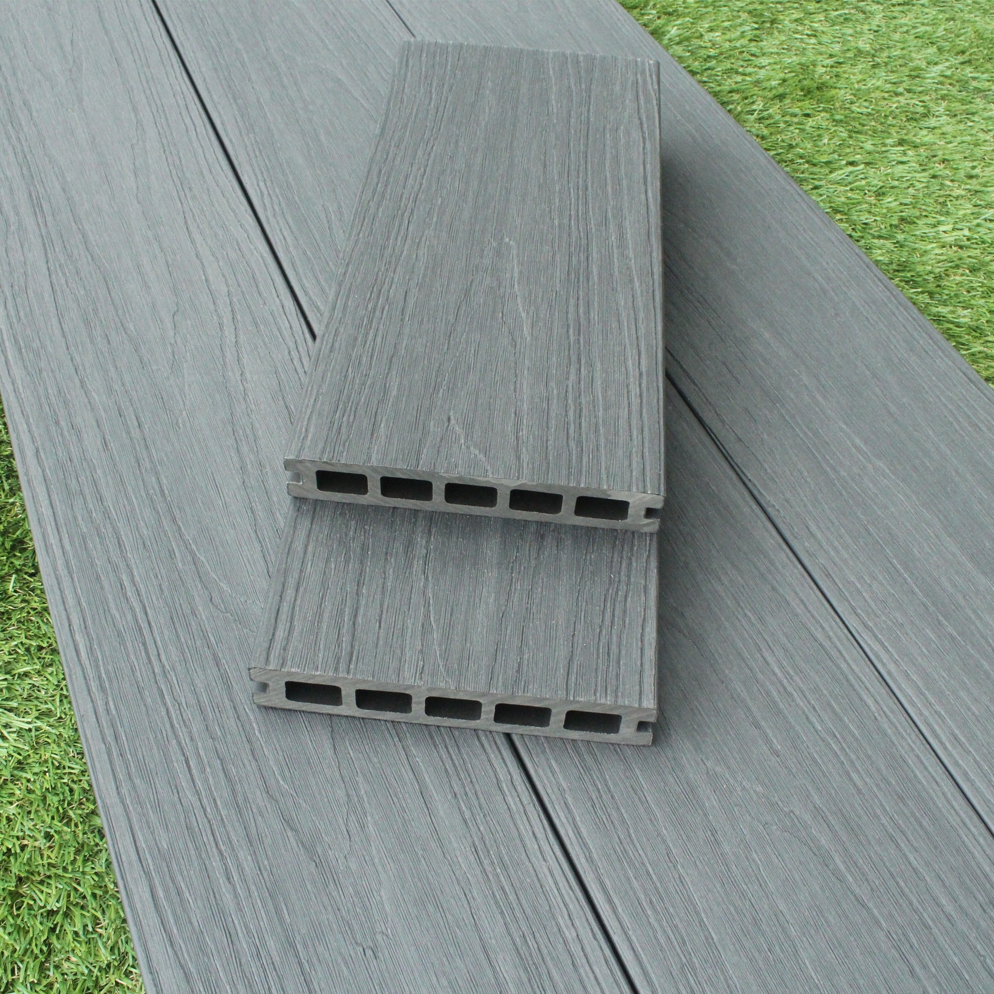 Sàn Gỗ Nhựa WPC Ngoài Trời Dập Nổi Vân Gỗ Rỗng Ruột Chống Thấm Nước