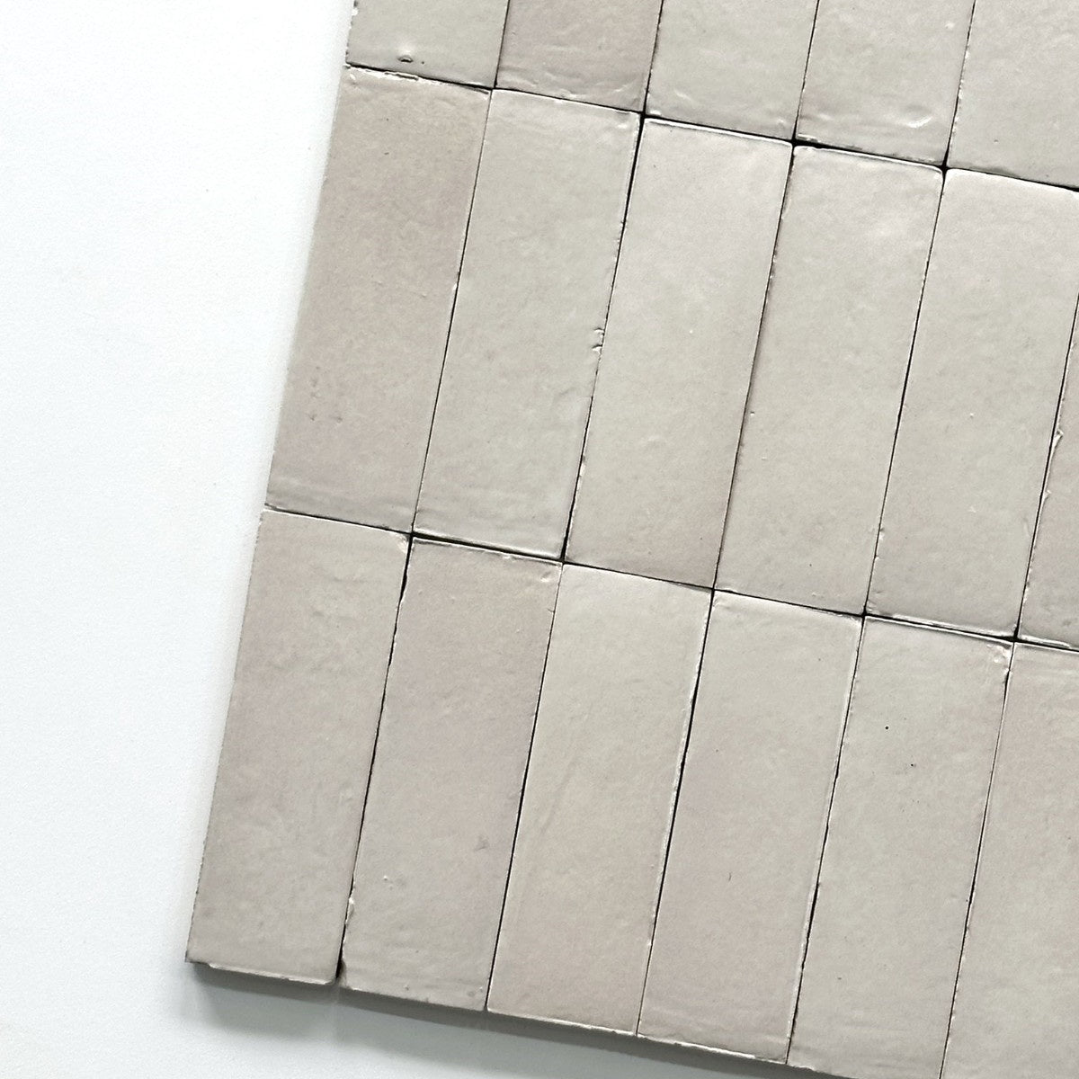 Gạch Zellige Ma-rốc thủ công bề mặt bóng họa tiết vuông cổ điển mộc mạc dùng cho tường nội thất